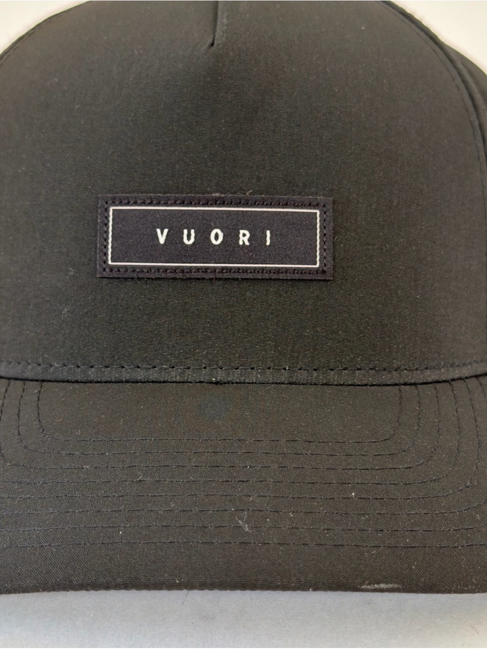 VUORI The Standard Hat 110 Unisex Black Adjustable Snapback Cap Logo Patch